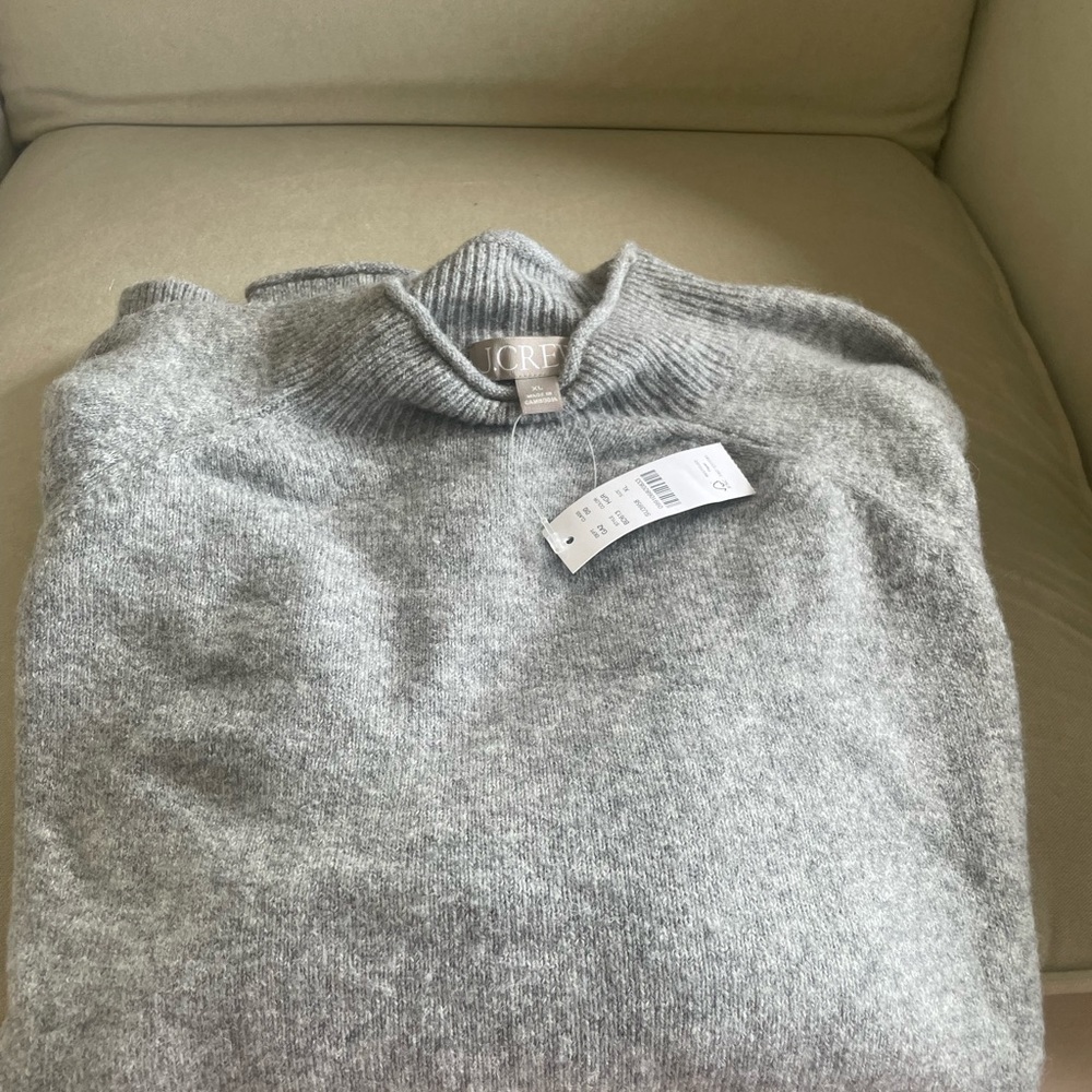 NWT- JCrew women’s roll neck sweater in grey.